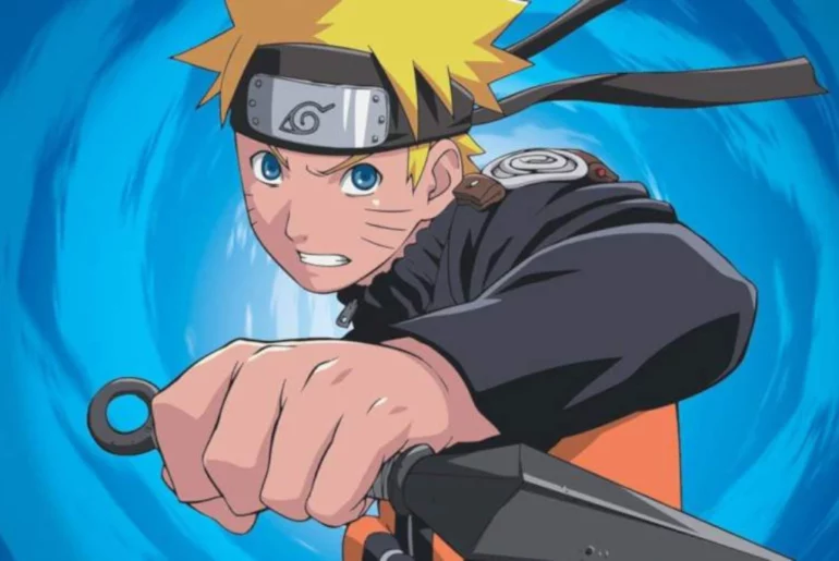 naruto holding a kunai with his left hand